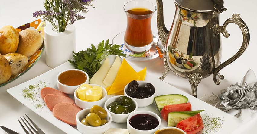 BRUNCH İÇİN OLMAZSA OLMAZ KAHVALTILIKLAR